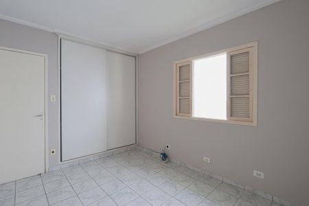 Casa à venda com 227m², 4 quartos e 2 vagas Casa à venda com 227m², 4 quartos e 2 vagasQuarto 2