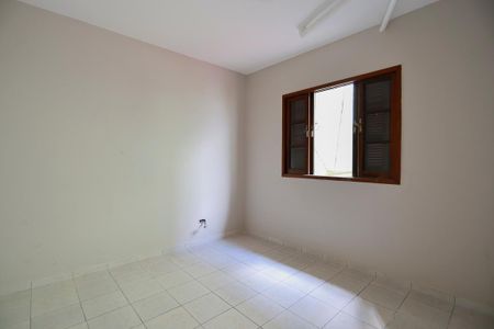 Casa à venda com 227m², 4 quartos e 2 vagas Casa à venda com 227m², 4 quartos e 2 vagasQuarto de serviço