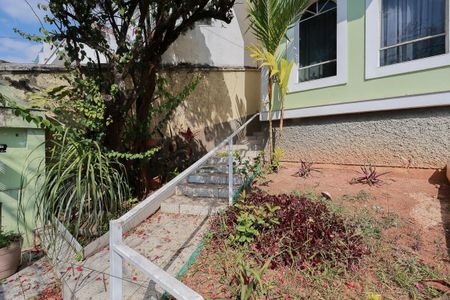 Casa à venda com 227m², 4 quartos e 2 vagas Casa à venda com 227m², 4 quartos e 2 vagasJardim