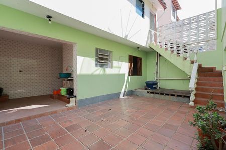 Casa à venda com 227m², 4 quartos e 2 vagas Casa à venda com 227m², 4 quartos e 2 vagasQuintal