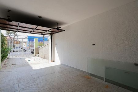Casa à venda com 227m², 4 quartos e 2 vagas Casa à venda com 227m², 4 quartos e 2 vagasGaragem