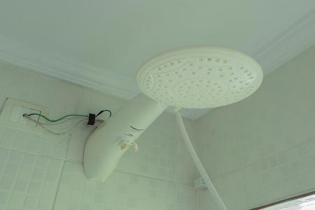 Casa à venda com 227m², 4 quartos e 2 vagas Casa à venda com 227m², 4 quartos e 2 vagasBanheiro da suíte