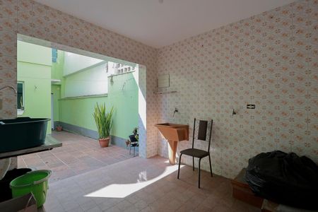 Casa à venda com 227m², 4 quartos e 2 vagas Casa à venda com 227m², 4 quartos e 2 vagasÁrea de serviço