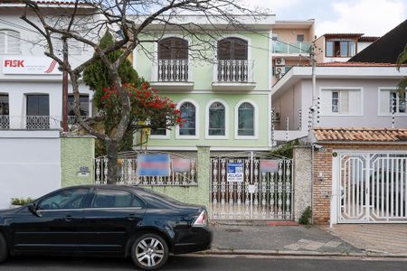 Casa à venda com 227m², 4 quartos e 2 vagas Casa à venda com 227m², 4 quartos e 2 vagasFachada + plaquinha