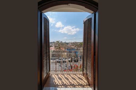 Casa à venda com 227m², 4 quartos e 2 vagas Casa à venda com 227m², 4 quartos e 2 vagasVaranda da suíte