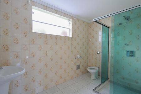 Casa à venda com 227m², 4 quartos e 2 vagas Casa à venda com 227m², 4 quartos e 2 vagasBanheiro 2