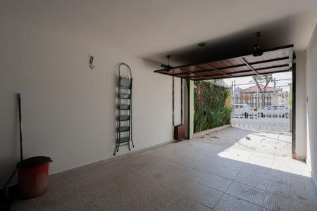 Casa à venda com 227m², 4 quartos e 2 vagas Casa à venda com 227m², 4 quartos e 2 vagasGaragem