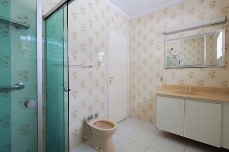 Casa à venda com 227m², 4 quartos e 2 vagas Casa à venda com 227m², 4 quartos e 2 vagasBanheiro 1