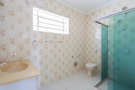 Casa à venda com 227m², 4 quartos e 2 vagas Casa à venda com 227m², 4 quartos e 2 vagasBanheiro 1