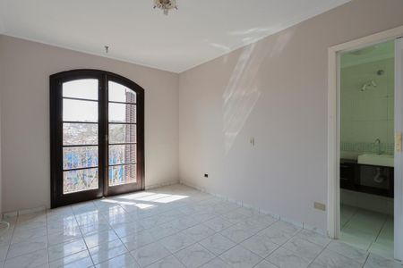 Casa à venda com 227m², 4 quartos e 2 vagas Casa à venda com 227m², 4 quartos e 2 vagasSuíte