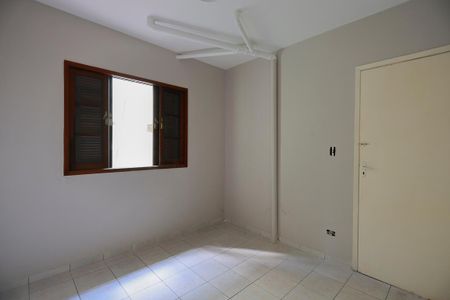 Casa à venda com 227m², 4 quartos e 2 vagas Casa à venda com 227m², 4 quartos e 2 vagasQuarto de serviço