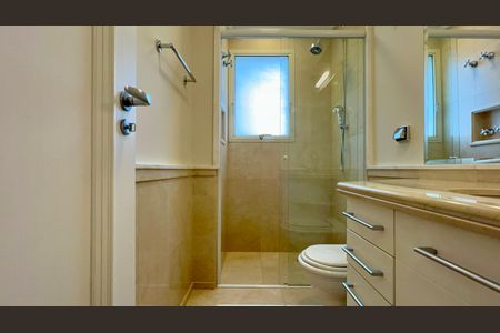Apartamento à venda com 280m², 3 quartos e 3 vagas Apartamento à venda com 280m², 3 quartos e 3 vagasBanheiro da Suíte 1