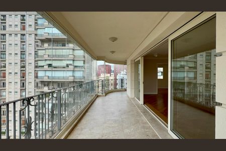 Apartamento à venda com 280m², 3 quartos e 3 vagas Apartamento à venda com 280m², 3 quartos e 3 vagasVaranda da Sala 1