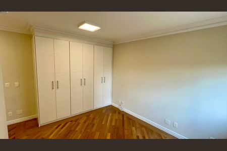 Apartamento à venda com 280m², 3 quartos e 3 vagas Apartamento à venda com 280m², 3 quartos e 3 vagasSuíte 2