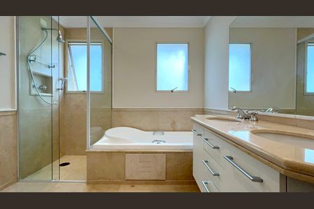 Apartamento à venda com 280m², 3 quartos e 3 vagas Apartamento à venda com 280m², 3 quartos e 3 vagasBanheiro da Suíte 3