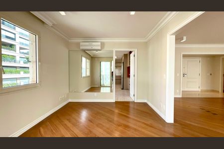 Apartamento à venda com 280m², 3 quartos e 3 vagas Apartamento à venda com 280m², 3 quartos e 3 vagasSala 3