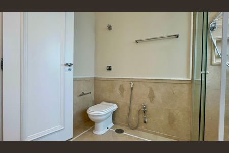 Apartamento à venda com 280m², 3 quartos e 3 vagas Apartamento à venda com 280m², 3 quartos e 3 vagasBanheiro da Suíte 3