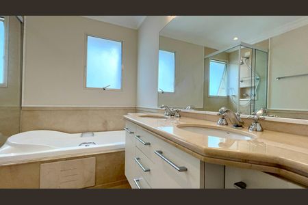 Apartamento à venda com 280m², 3 quartos e 3 vagas Apartamento à venda com 280m², 3 quartos e 3 vagasBanheiro da Suíte 3