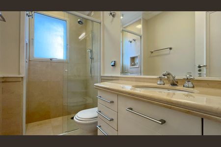 Apartamento à venda com 280m², 3 quartos e 3 vagas Apartamento à venda com 280m², 3 quartos e 3 vagasBanheiro da Suíte 1