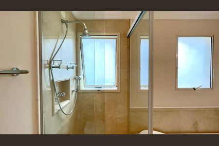 Apartamento à venda com 280m², 3 quartos e 3 vagas Apartamento à venda com 280m², 3 quartos e 3 vagasBanheiro da Suíte 3