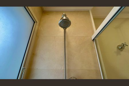 Apartamento à venda com 280m², 3 quartos e 3 vagas Apartamento à venda com 280m², 3 quartos e 3 vagasBanheiro da Suíte 2