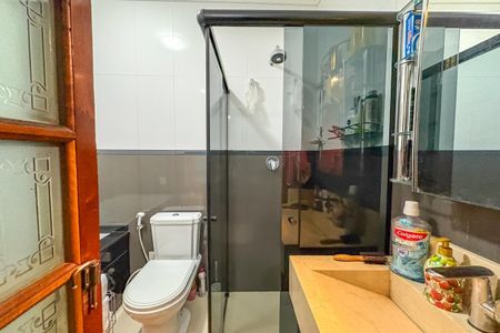 Casa à venda com 347m², 4 quartos e 2 vagas Casa à venda com 347m², 4 quartos e 2 vagasBanheiro da Suíte 1