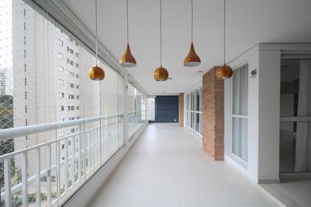 Apartamento à venda com 200m², 3 quartos e 3 vagasVaranda Sala