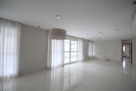 Apartamento à venda com 200m², 3 quartos e 3 vagasSala