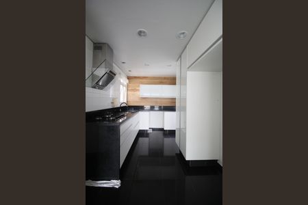 Apartamento à venda com 200m², 3 quartos e 3 vagasCozinha - Armários