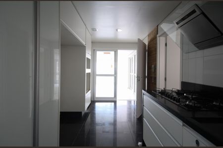 Apartamento à venda com 200m², 3 quartos e 3 vagasCozinha - Armários