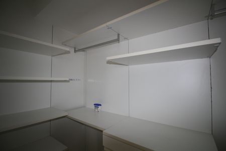 Apartamento à venda com 200m², 3 quartos e 3 vagasCloset Suíte 1