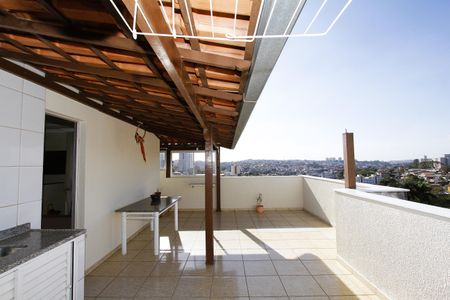 Apartamento à venda com 140m², 3 quartos e 2 vagasBanheiro de Serviço