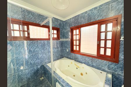 Casa de condomínio à venda com 1000m², 5 quartos e 7 vagasBanheiro da Suíte 1