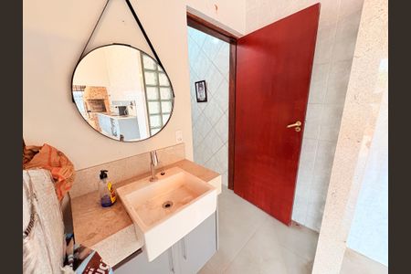 Casa de condomínio à venda com 1000m², 5 quartos e 7 vagasBanheiro externo