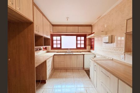 Casa de condomínio à venda com 1000m², 5 quartos e 7 vagasCozinha