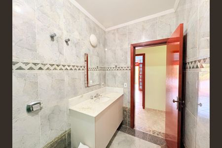 Casa de condomínio à venda com 1000m², 5 quartos e 7 vagasBanheiro Social 1