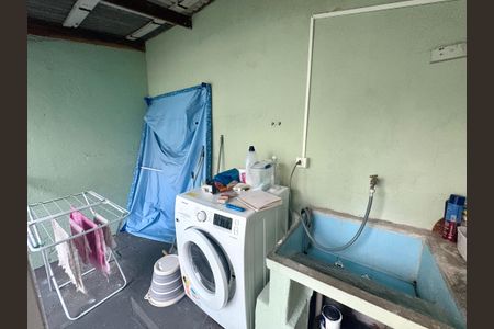 Casa à venda com 90m², 3 quartos e 1 vagaÁrea de Serviço