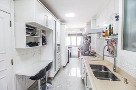 Apartamento à venda com 118m², 2 quartos e 2 vagas Apartamento à venda com 118m², 2 quartos e 2 vagasCozinha