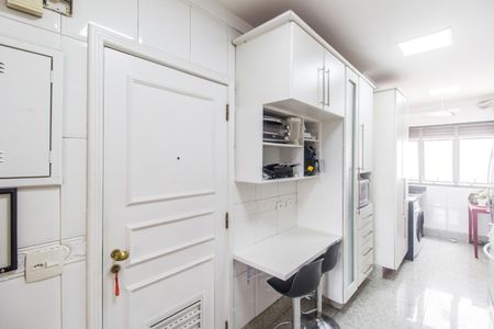 Apartamento à venda com 118m², 2 quartos e 2 vagas Apartamento à venda com 118m², 2 quartos e 2 vagasCozinha