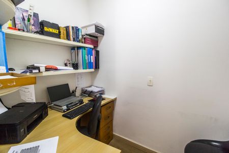 Apartamento à venda com 118m², 2 quartos e 2 vagas Apartamento à venda com 118m², 2 quartos e 2 vagasEscritório