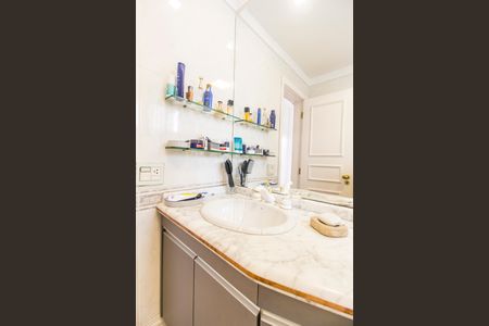 Apartamento à venda com 118m², 2 quartos e 2 vagas Apartamento à venda com 118m², 2 quartos e 2 vagasBanheiro da Suíte 1