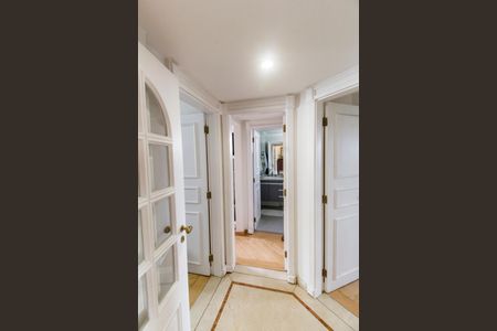 Apartamento à venda com 118m², 2 quartos e 2 vagas Apartamento à venda com 118m², 2 quartos e 2 vagasCorredor