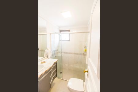 Apartamento à venda com 118m², 2 quartos e 2 vagas Apartamento à venda com 118m², 2 quartos e 2 vagasBanheiro da Suíte 1