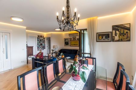 Apartamento à venda com 118m², 2 quartos e 2 vagas Apartamento à venda com 118m², 2 quartos e 2 vagasSala
