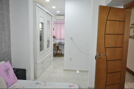 Casa de condomínio à venda com 100m², 2 quartos e 2 vagasSuíte 