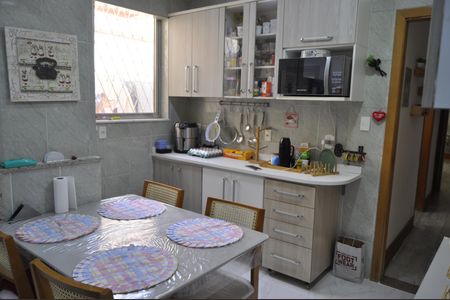 Casa de condomínio à venda com 100m², 2 quartos e 2 vagasCozinha