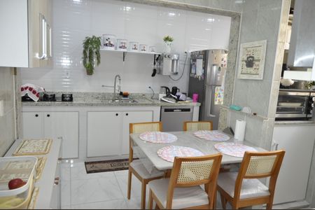 Casa de condomínio à venda com 100m², 2 quartos e 2 vagasCozinha