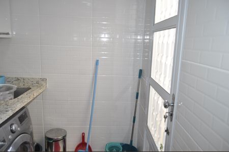 Casa de condomínio à venda com 100m², 2 quartos e 2 vagasÁrea de Serviço