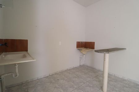 Cozinha de kitnet/studio para alugar com 1 quarto, 42m² em Santa Mônica, Uberlândia