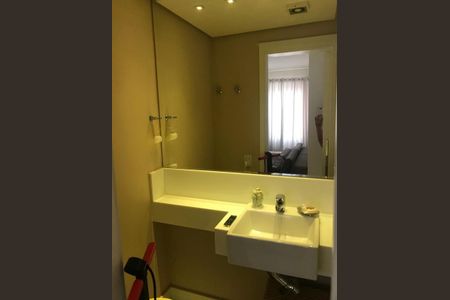 Banheiro de apartamento à venda com 2 quartos, 53m² em Vila Nova Conceição, São Paulo